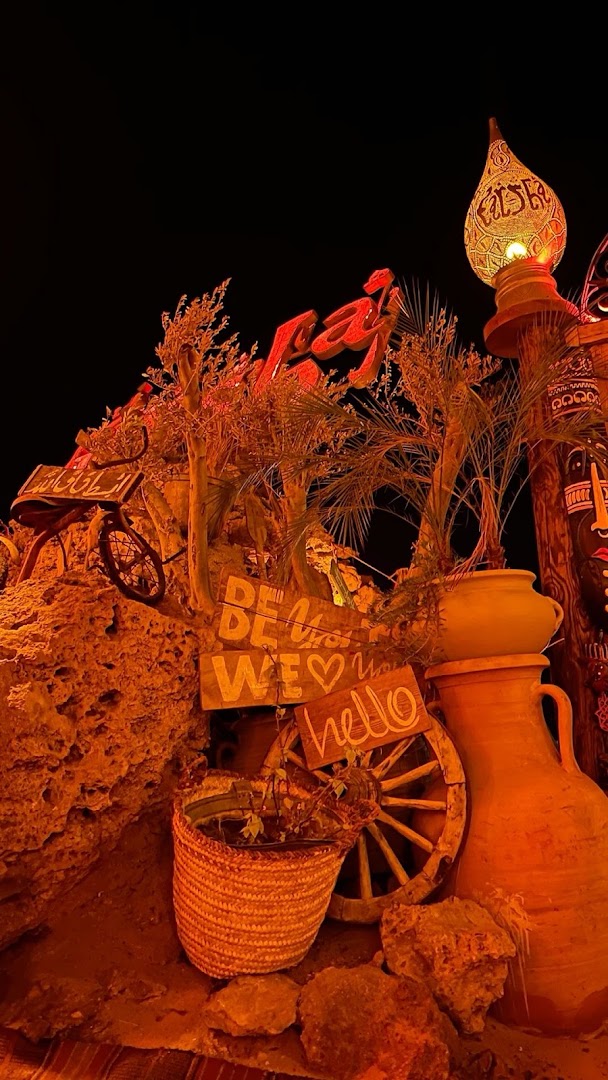 Casa Taba: atmospheric photo of restaurant decor