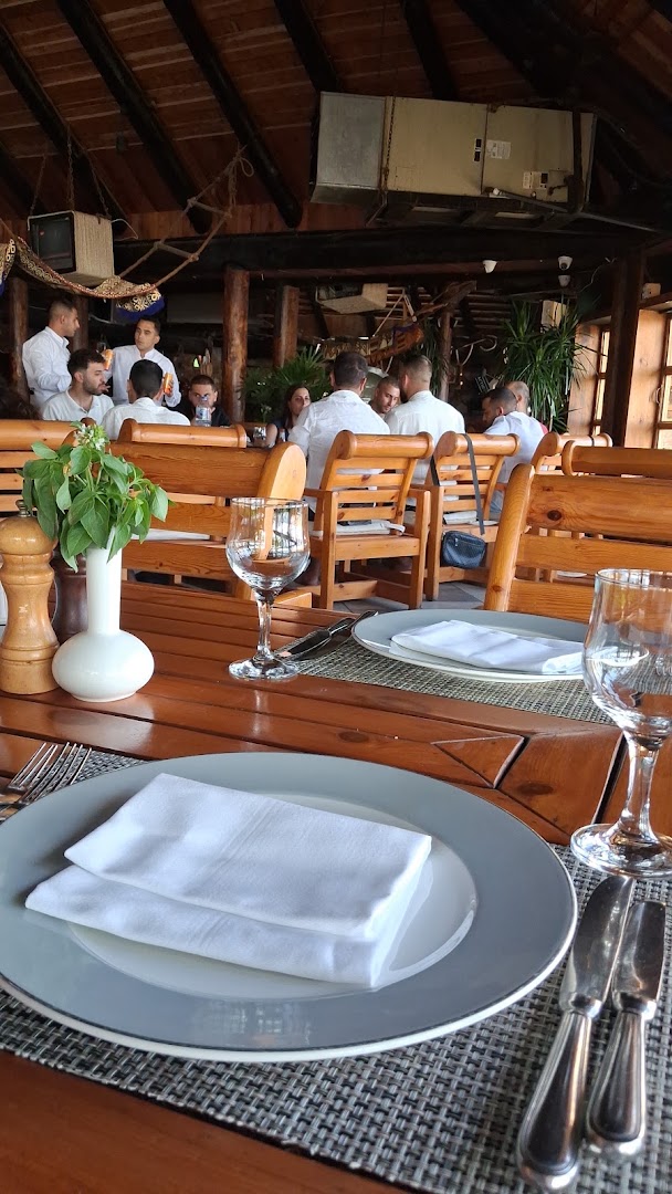 Nelson Restaurant & Bar: inviting restaurant atmosphere