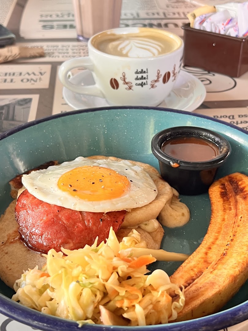 Dale Dale Café: appetizing food and branded coffee