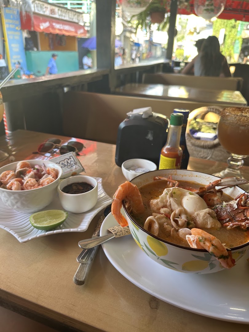 Esquina La Comadre: appetizing food photo in venue