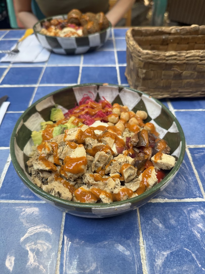 Good Friends: appetizing photo of brunch food