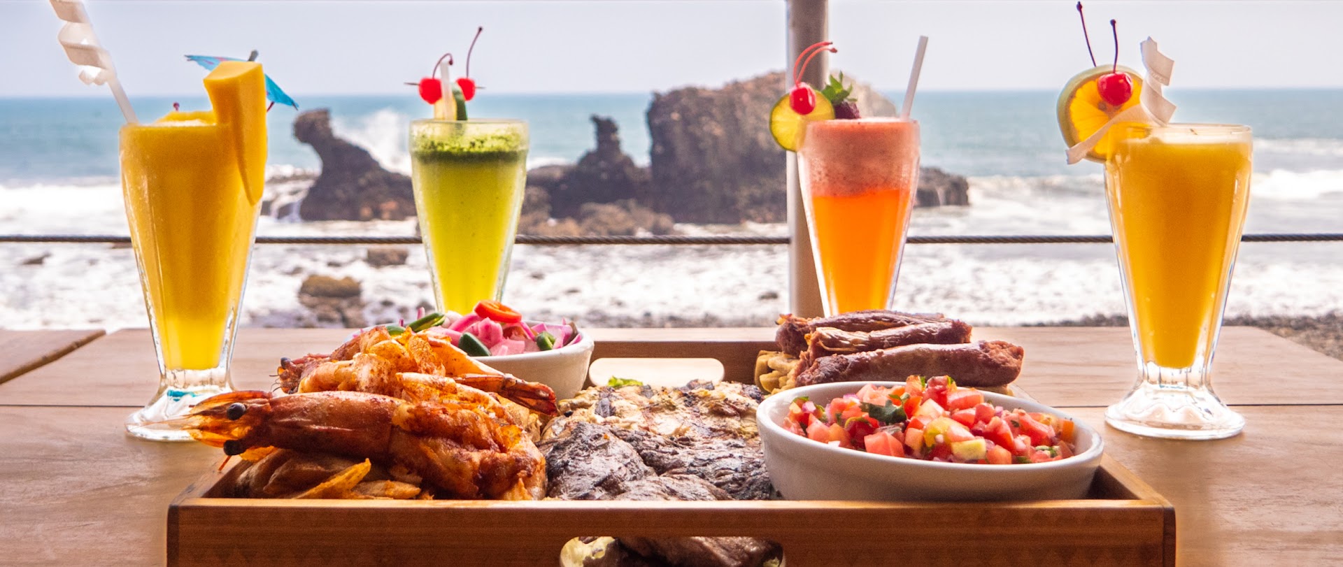 La Bocana: appetizing food and drink presentation