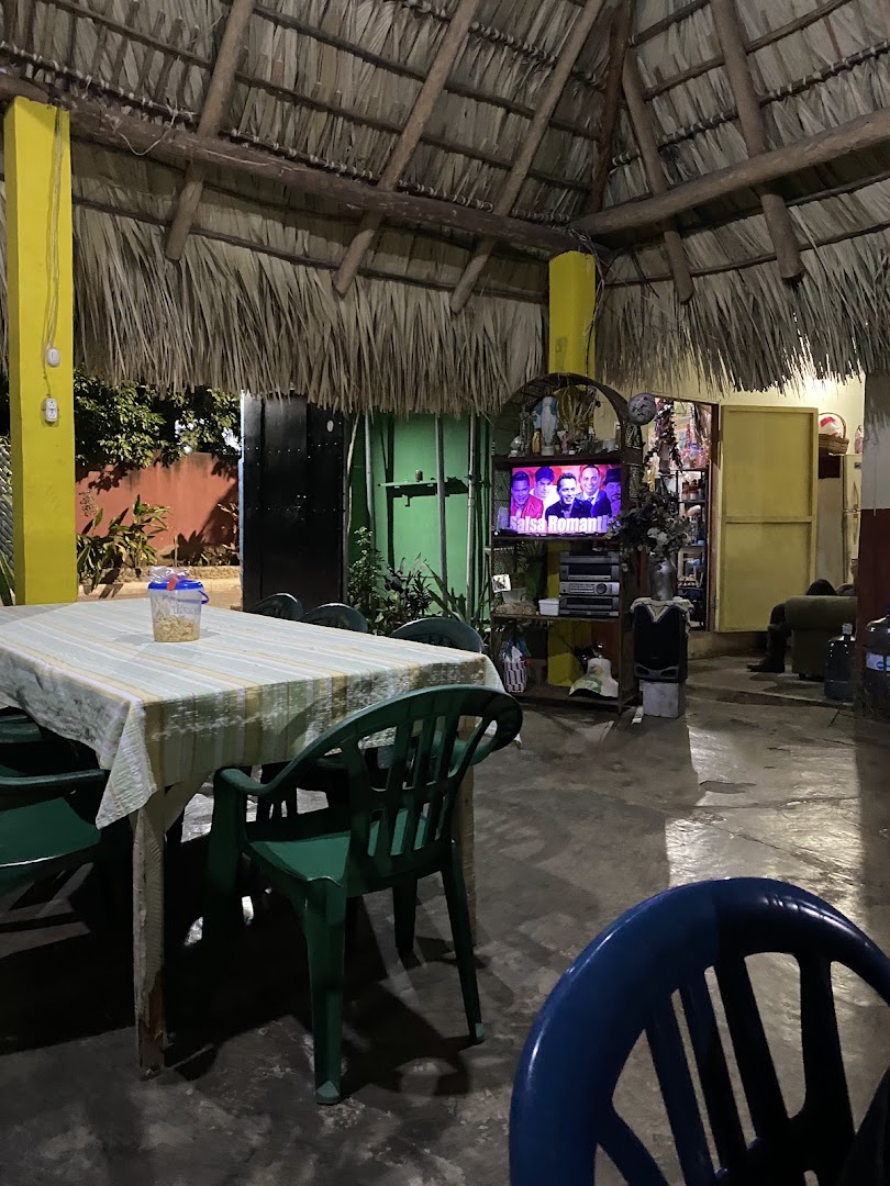 Pupusería La Guanaquita: restaurant's authentic atmosphere