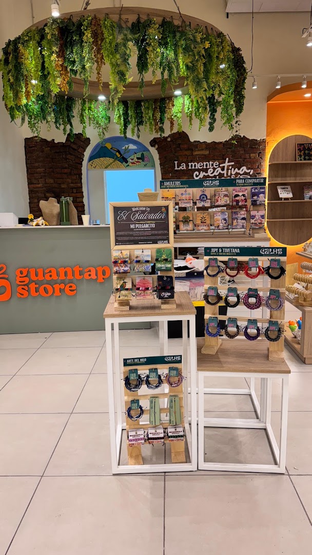 Guantap Store Centro Histórico: clear, professional shop interior photo