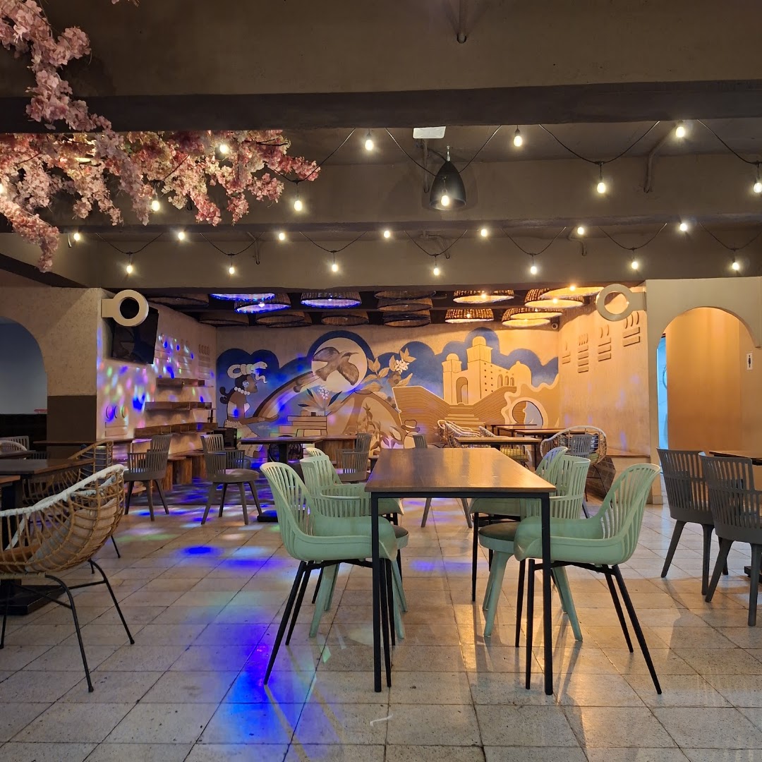 Ixchel Restaurante: clear, inviting restaurant interior shot