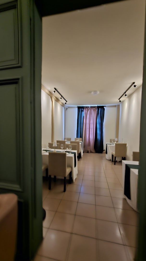 La Espada Restaurante: clear view of restaurant interior
