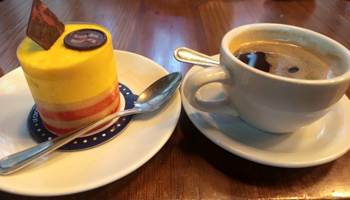 Le Croissant Art Haus: appetizing photo of breakfast items