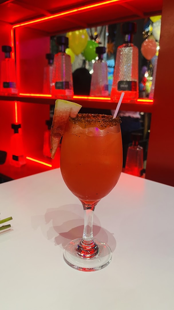 María Mezcal: appealing cocktail photo with atmosphere