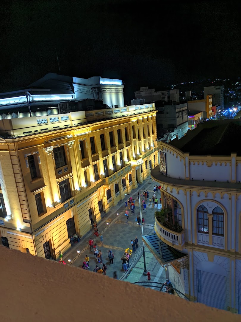 Mori's Rooftop: beautiful rooftop view of city