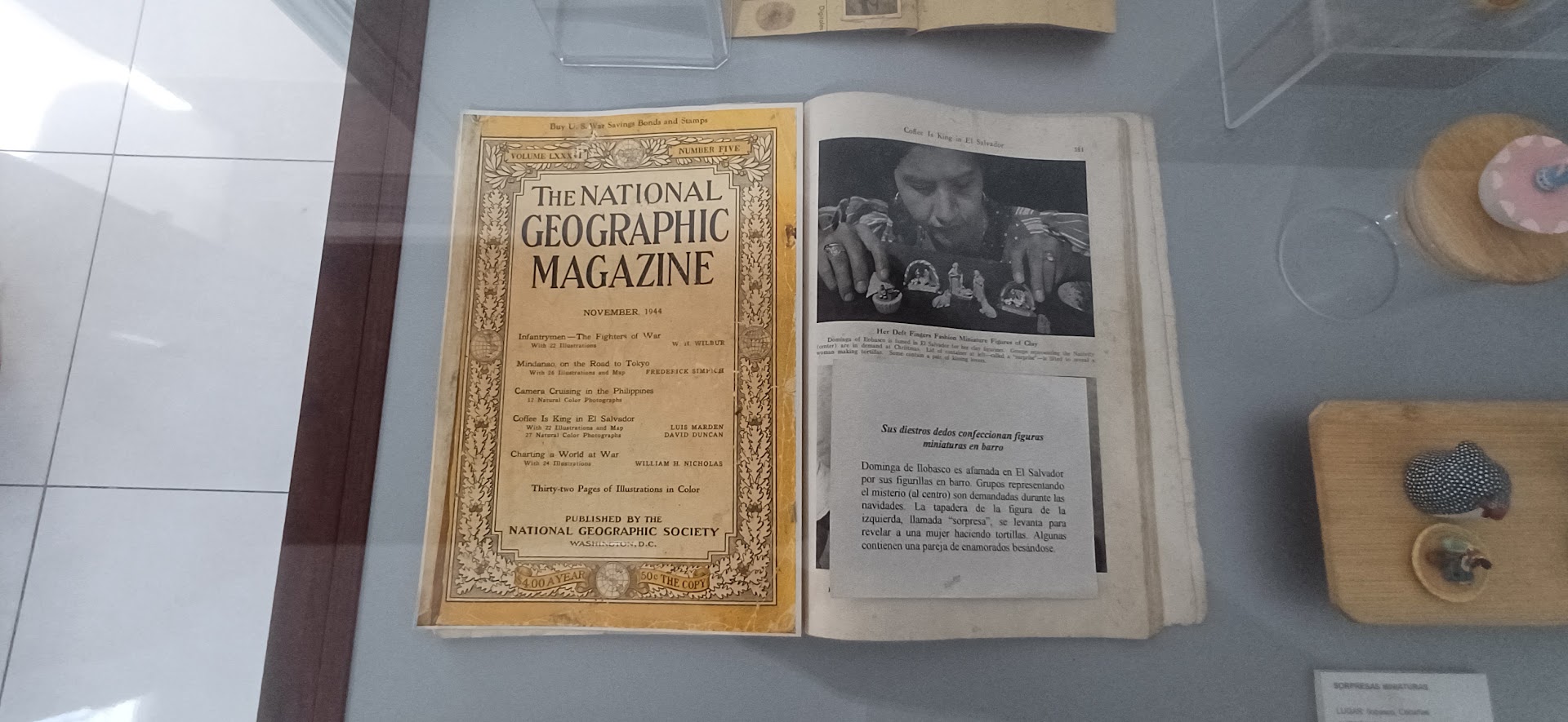 Museo de Arte Popular: clear photo of museum exhibit