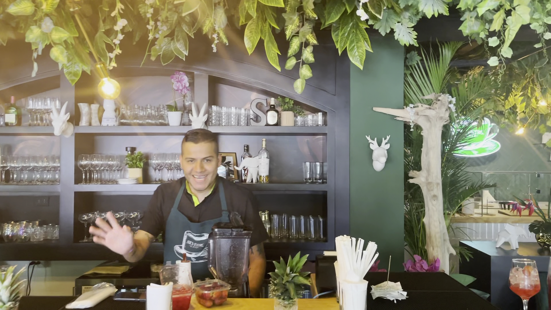 Silvestre Café & Bistro: friendly staff in inviting atmosphere