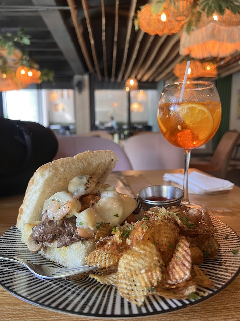 Silvestre Café & Bistro: appetizing food and drink photo