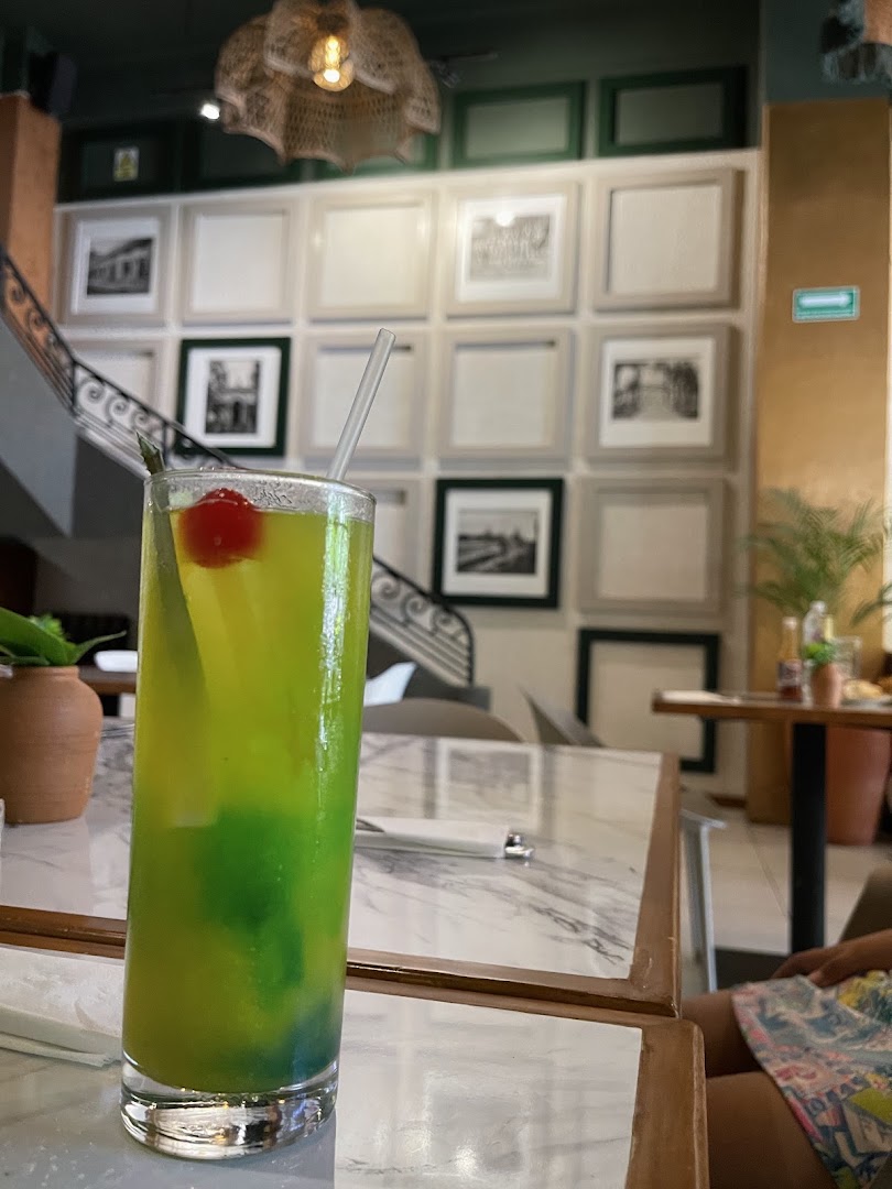 Silvestre Café & Bistro: appealing drink and nice interior