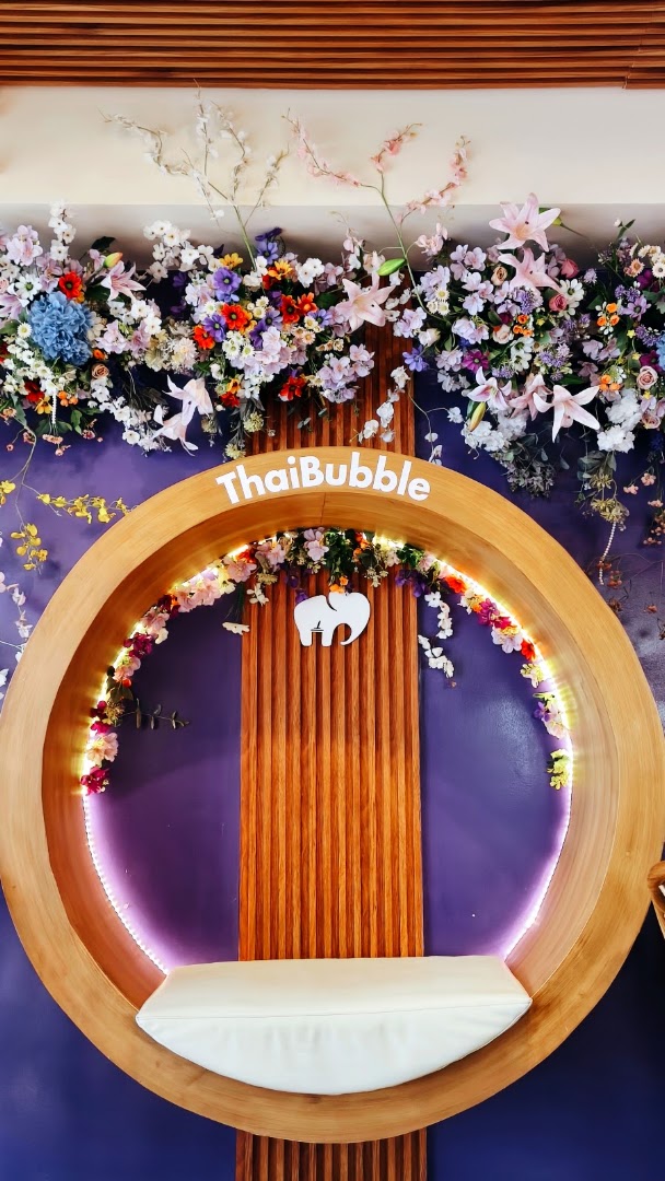 Thai Bubble: attractive and professional venue interior