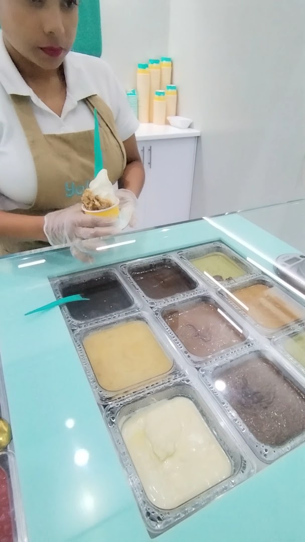 Yolé: staff and product clearly