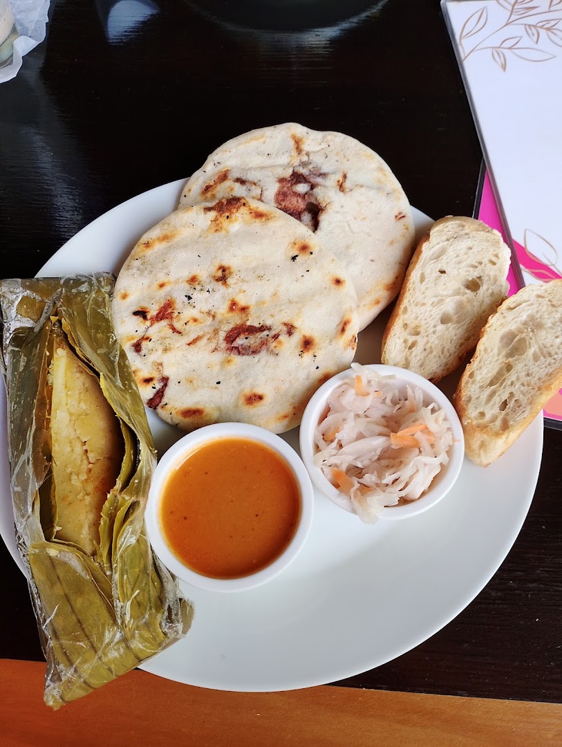 Casa Flamenco Suchitoto: appetizing photo of restaurant food
