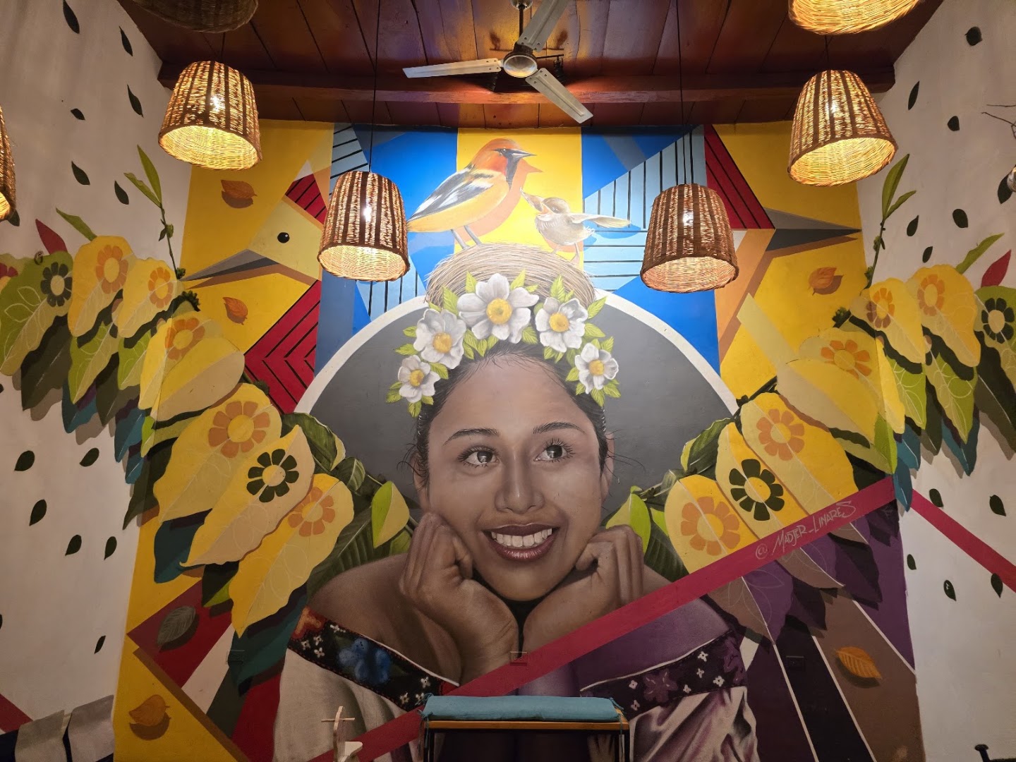 Casa Flamenco Suchitoto: beautiful mural captures venue atmosphere