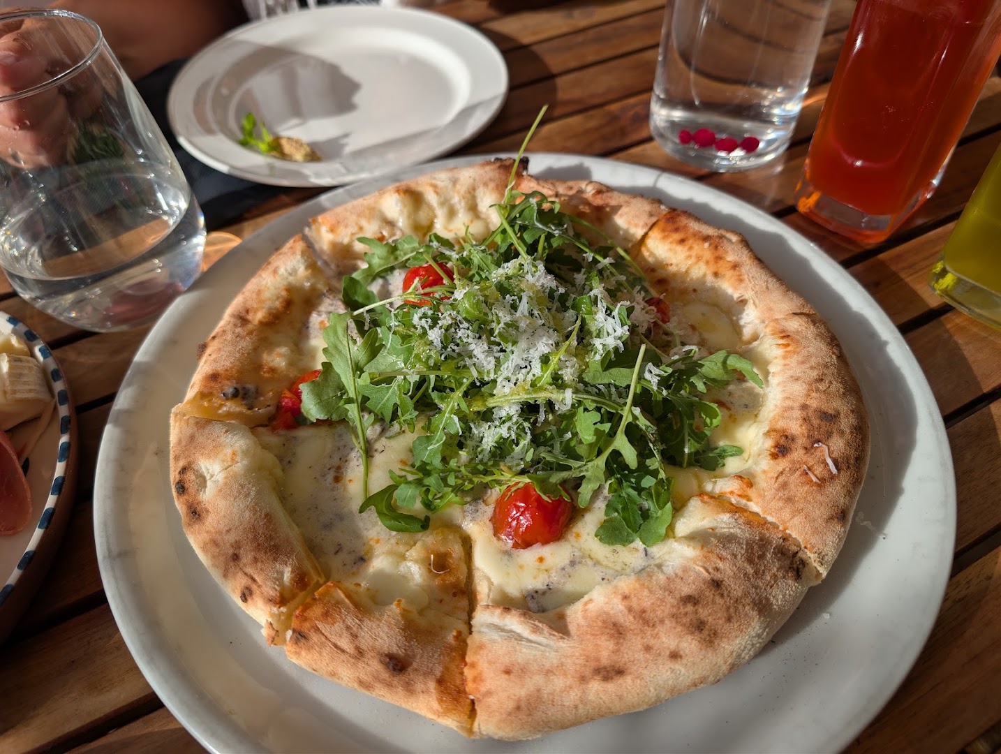 Jannseni Pizza: appetizing, high-quality food photo