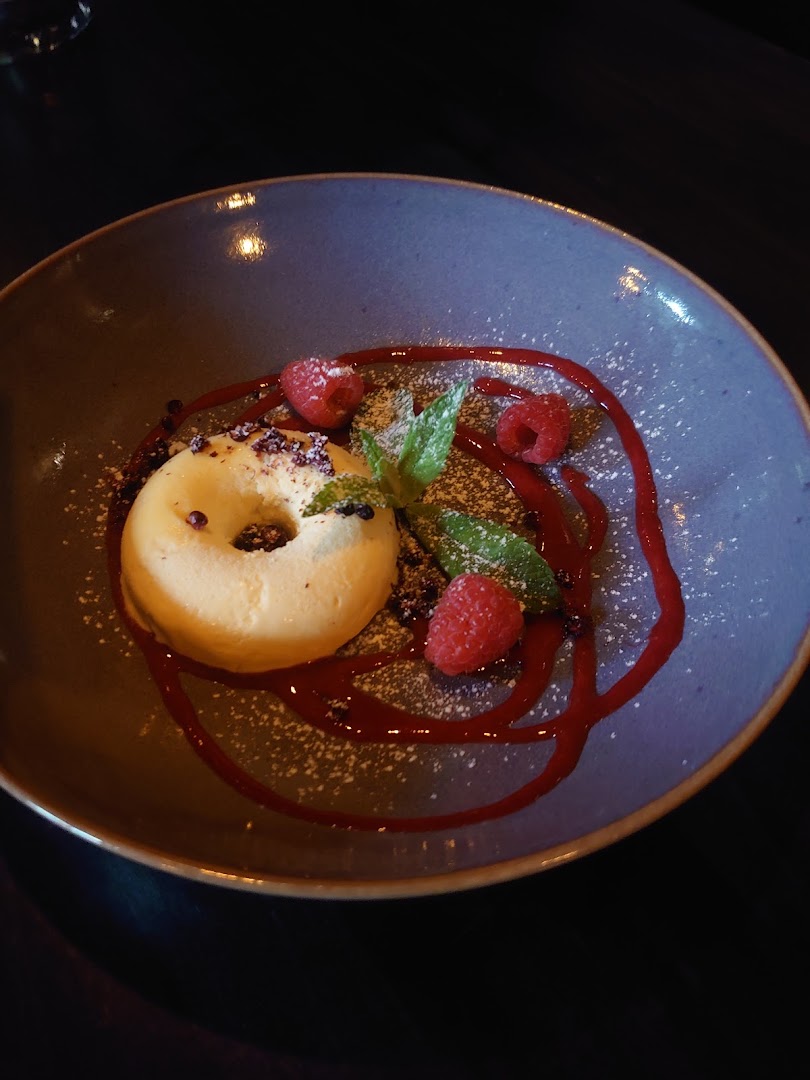 Serenity Lounge: appetizing, high-quality food photography