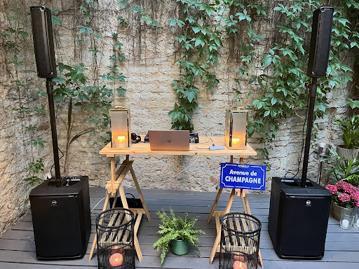 Kork: venue atmosphere and setup