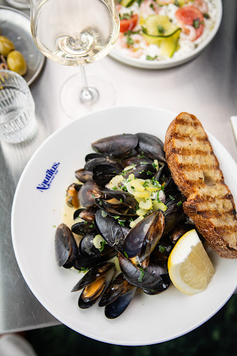 Nautilus Oyster Bar: high quality, appetizing food photography