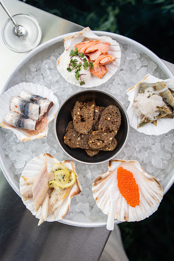 Nautilus Oyster Bar: high quality appetizing food photo