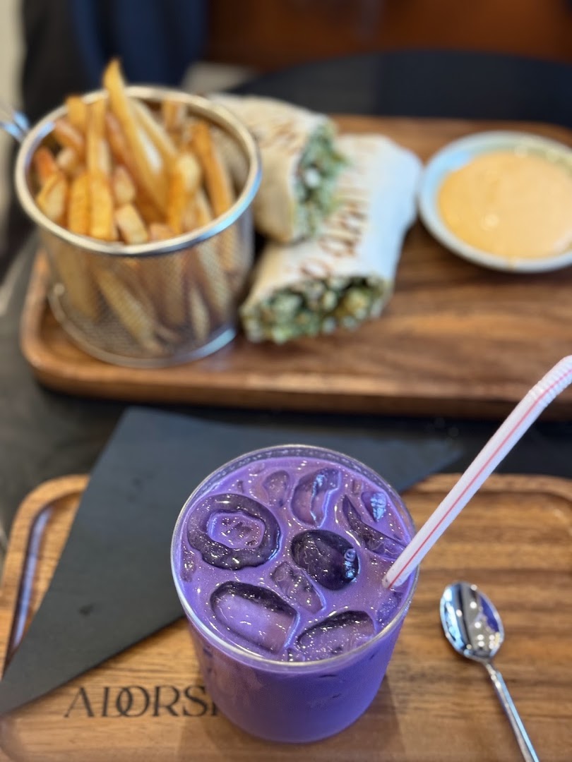 Adorsi Specialty Coffee: appetizing food and drink presentation