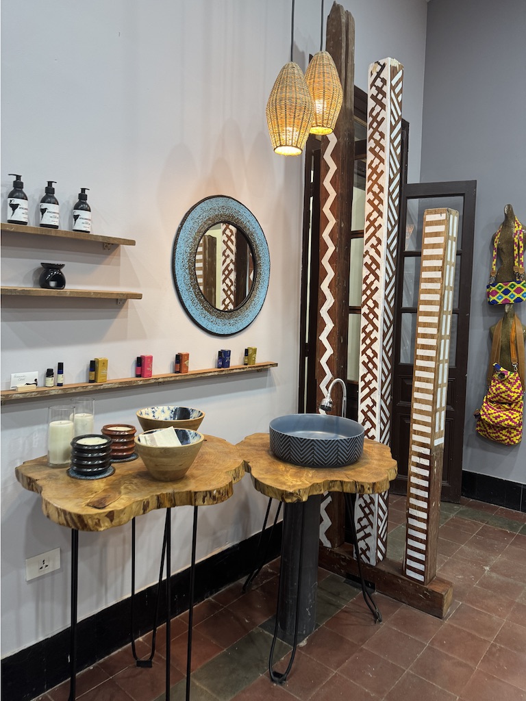African Mosaique, National Palace: attractive shop interior and products