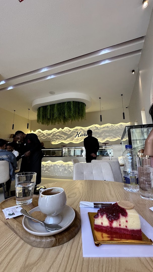 Hidar Coffee & Patisserie: inviting atmosphere and quality food
