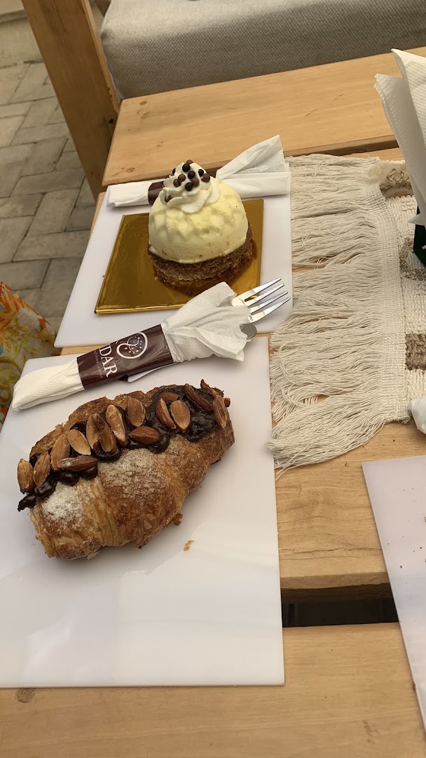 Hidar Coffee & Patisserie: appetizing photo of cafe pastries
