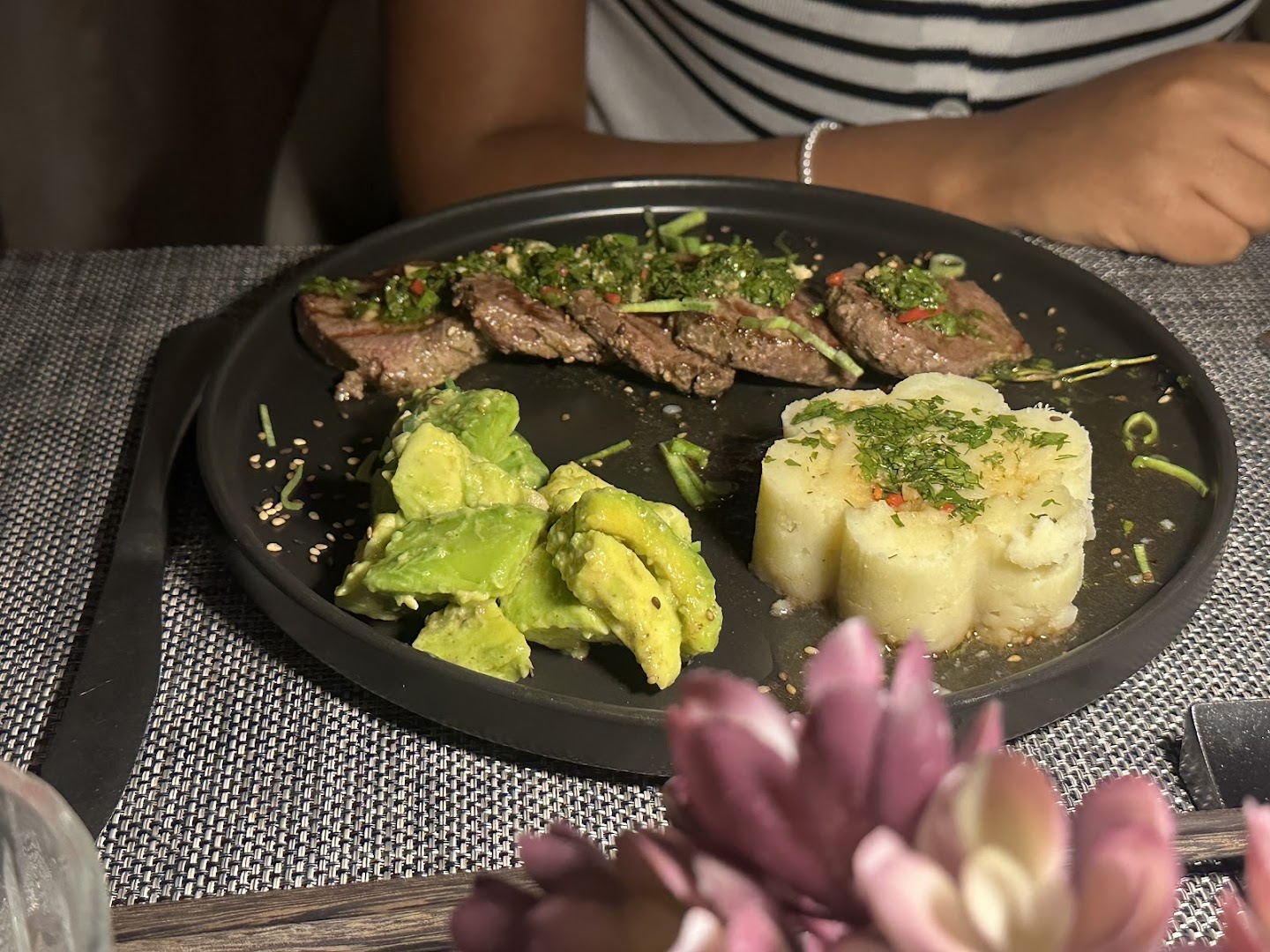KAZ Sushi & Japanese Fusion: appetizing, high-quality food photography