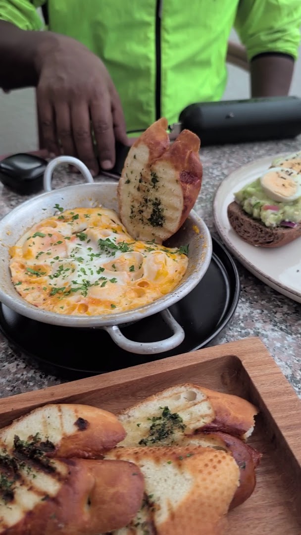 La Vie En Rose, Summit: appetizing photo of brunch food
