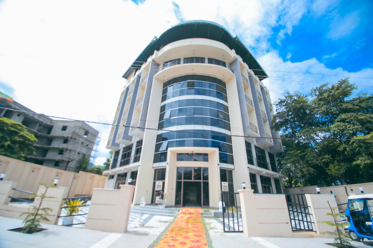 Daros International Hotel: clear exterior shot of hotel
