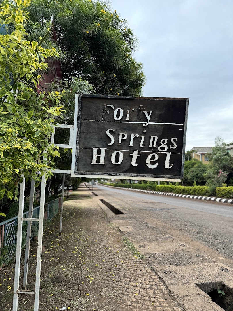 Forty Springs Hotel: clear signage identifies the hotel