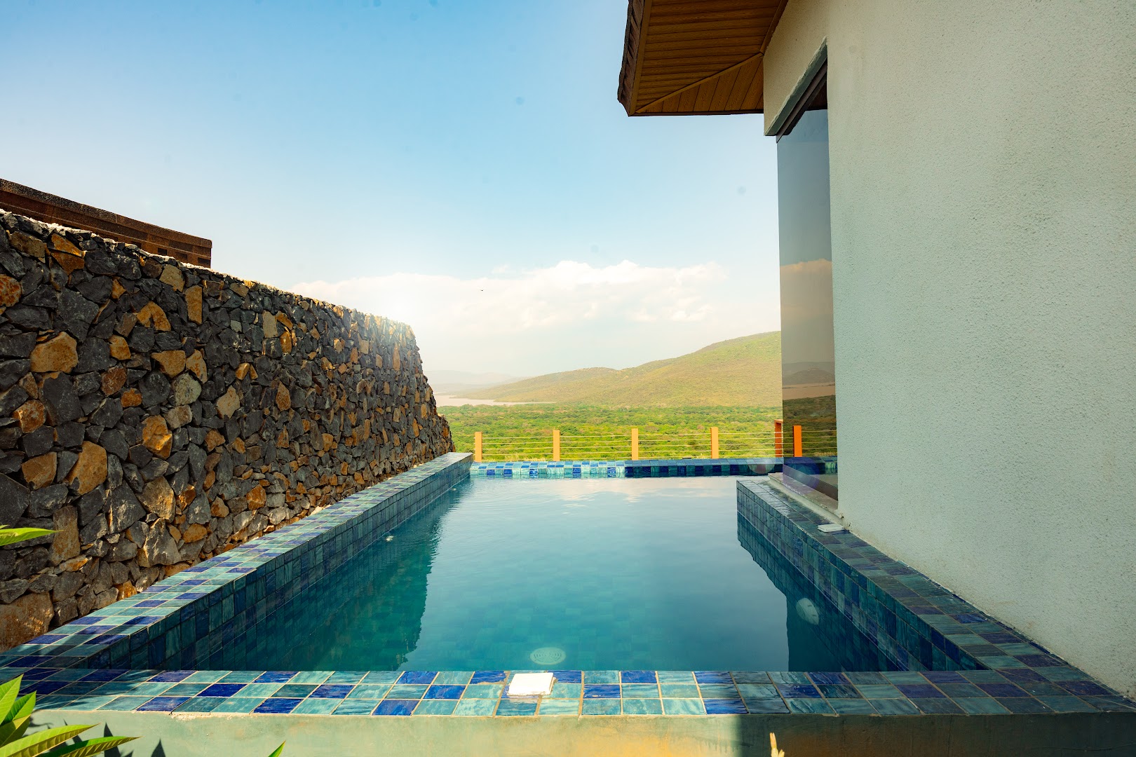 Kuriftu Resort & Spa Arba Minch: high quality resort pool view