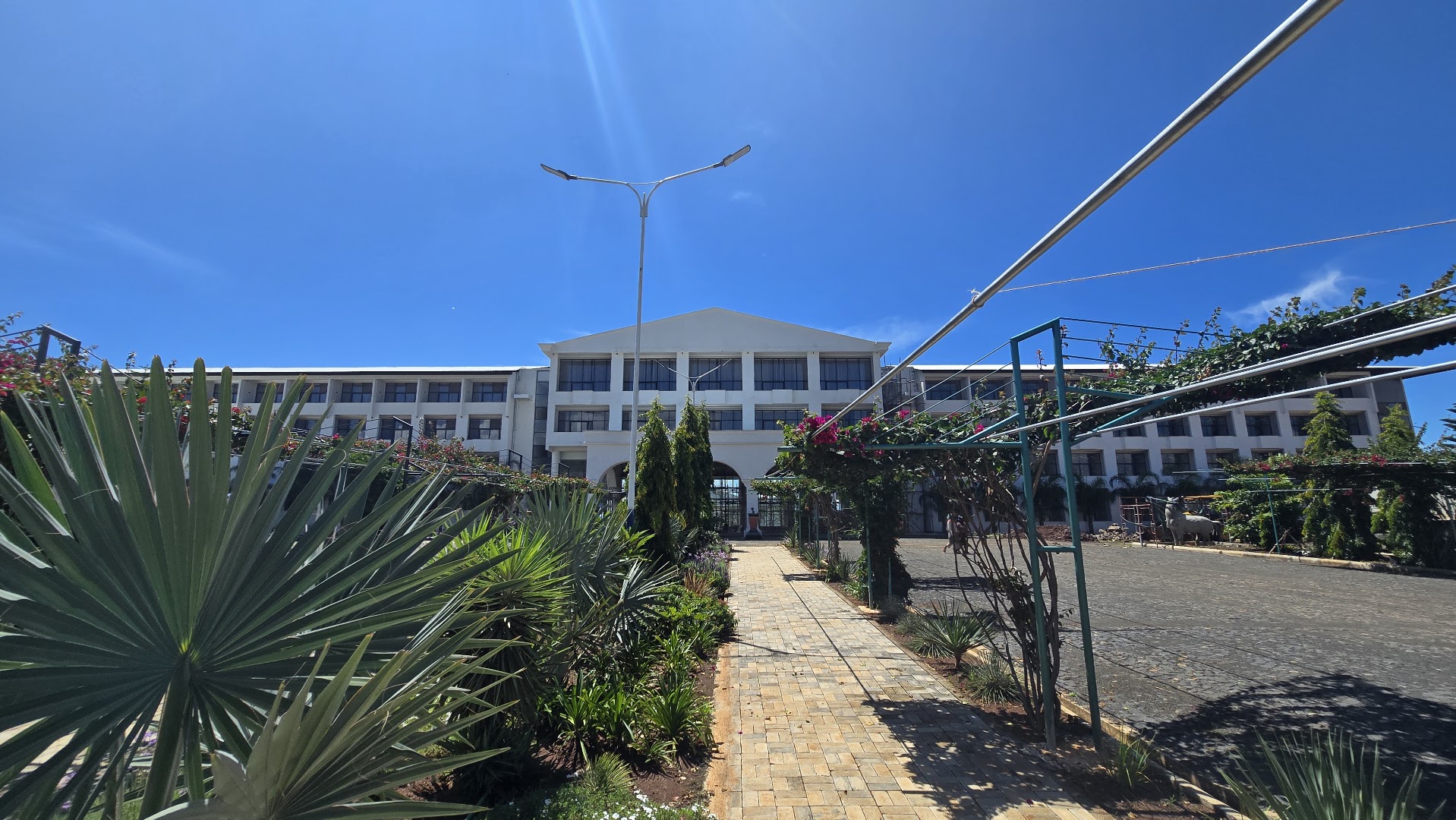 Lewi Resort Arba Minch: clear exterior view of resort