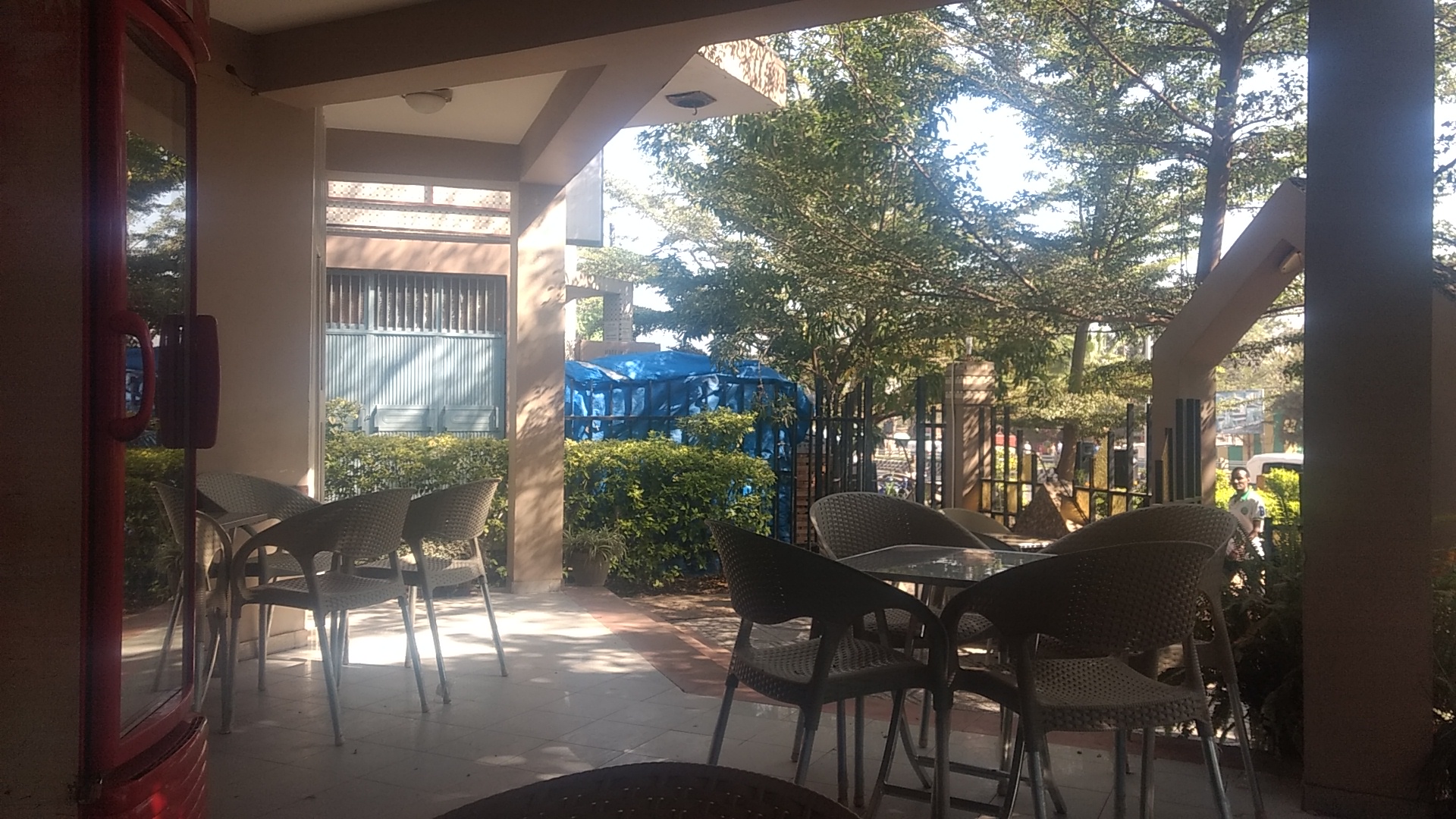 Zebib Cafe and Snack: clear view of outdoor seating
