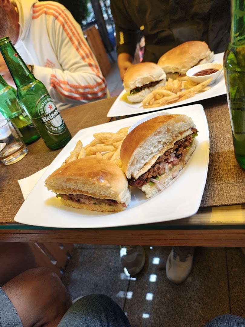 Kuda Juice & Pizzeria: appetizing food photo at restaurant