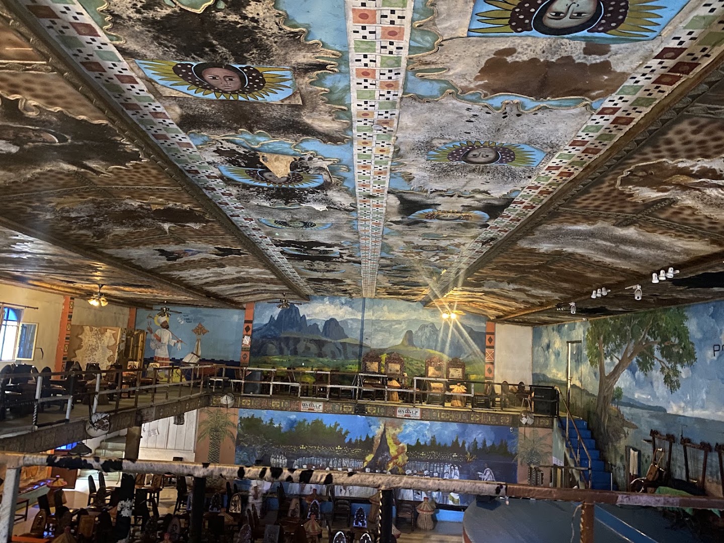 Checheho Cultural Restaurant: unique cultural interior design