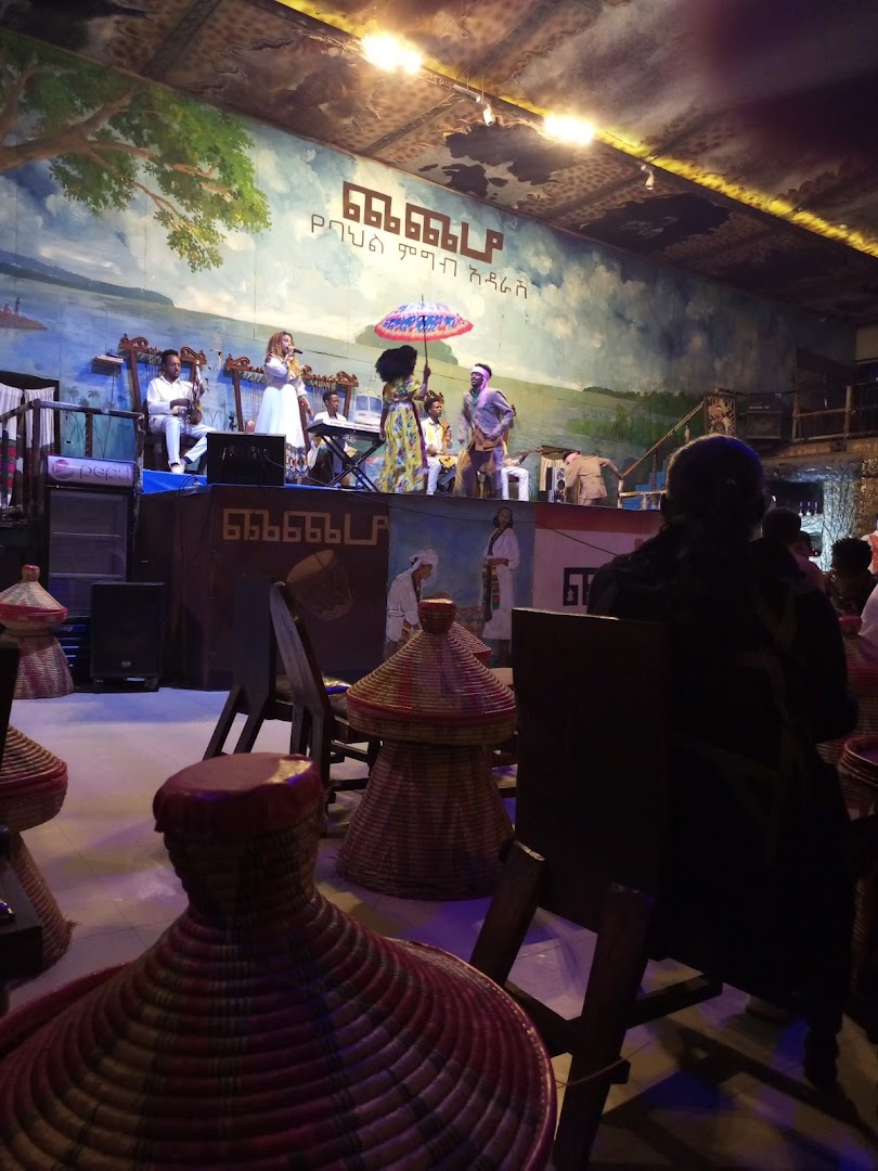 Checheho Cultural Restaurant: authentic cultural restaurant atmosphere