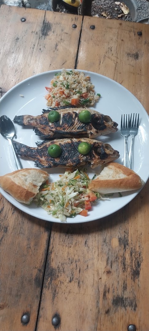 Yiredaw Fish Restaurant: appetizing photo of restaurant food