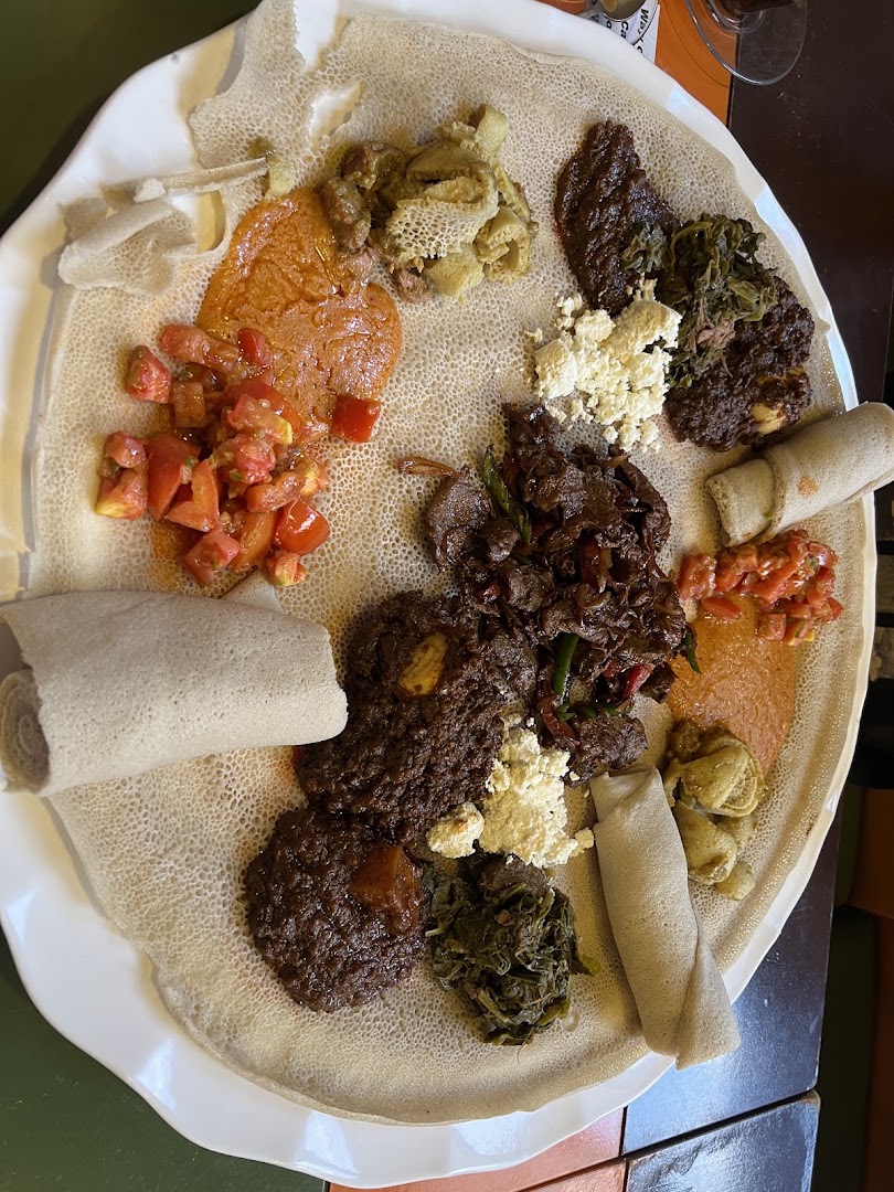 Akkoo Coffee, Bishoftu: appetizing photo of traditional food