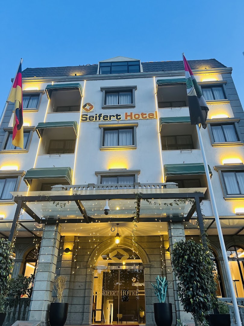 Seifert Hotel: clear professional exterior hotel shot