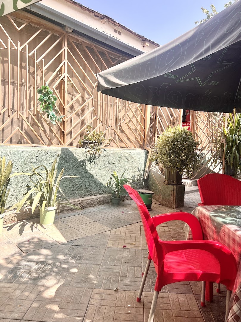 Paradiso Restaurant: inviting outdoor restaurant terrace