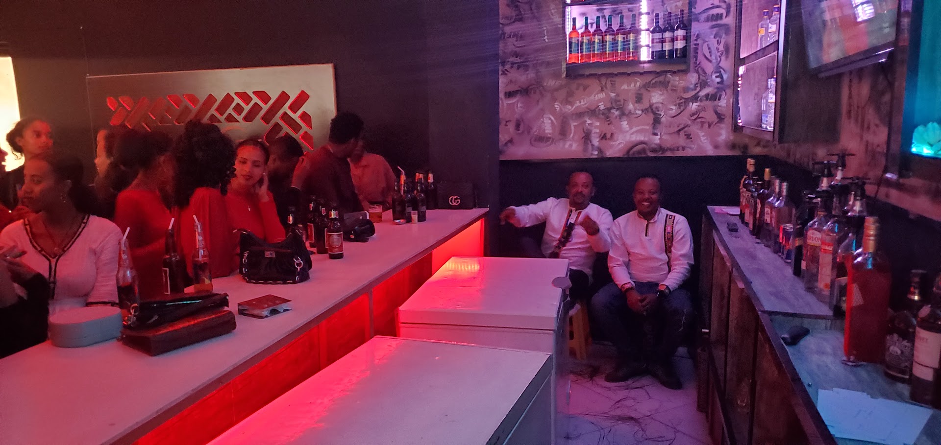 Infinity Bar & Lounge: venue atmosphere and staff