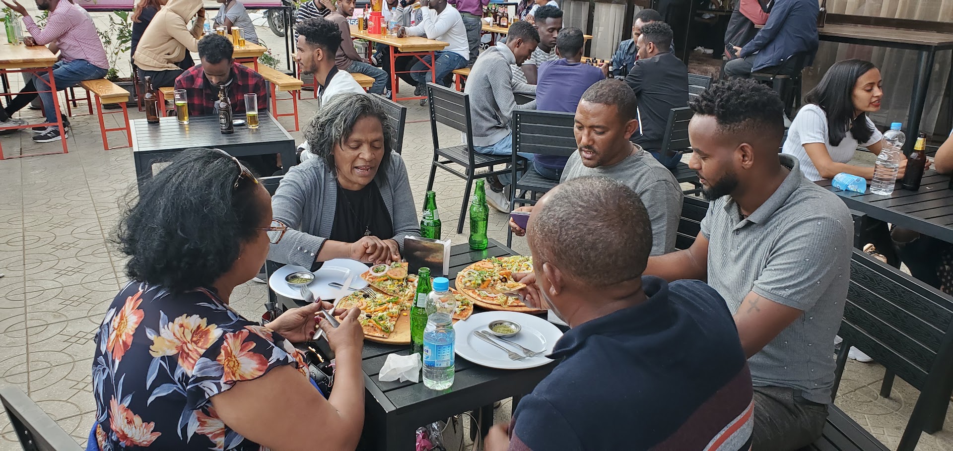 Infinity Bar & Lounge: atmosphere and happy customers