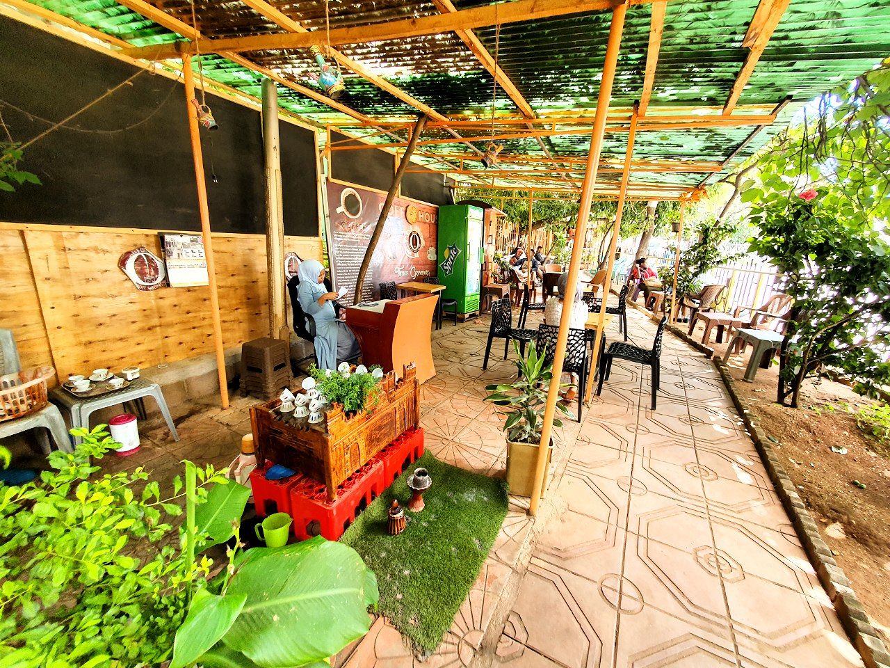 Bun Coffee Shop: inviting outdoor seating area shown