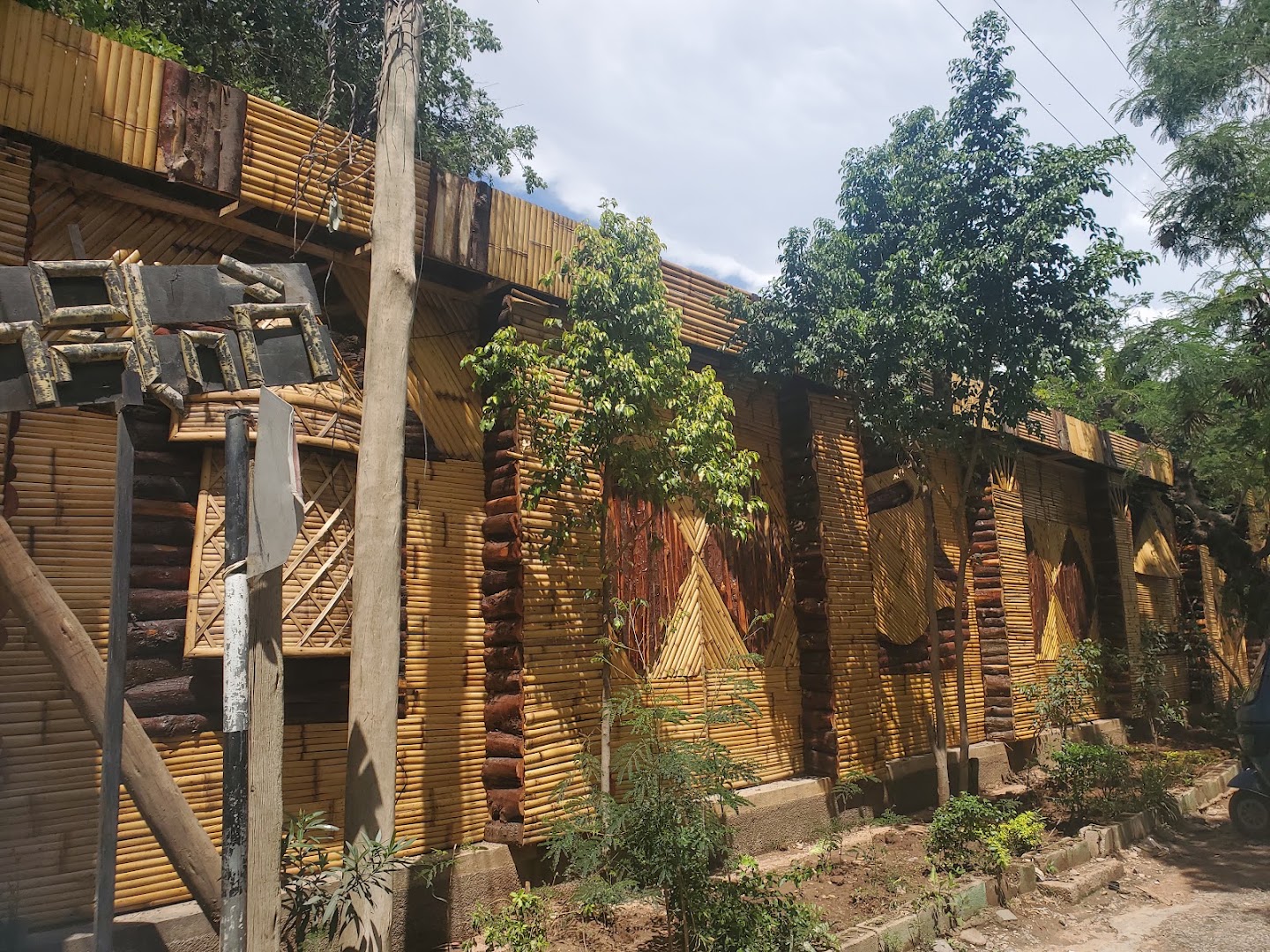 Desalegn Kitfo: clear exterior view of venue