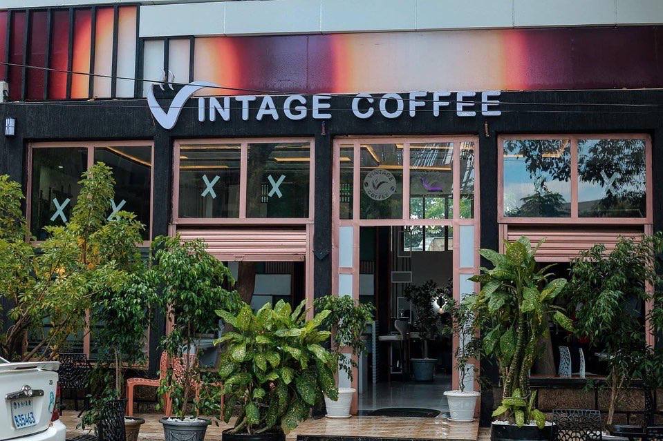 Vintage Coffee: clear, professional exterior shot