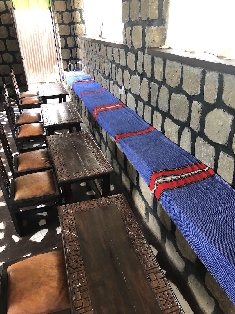 Alem Cooking Class Bar and Restaurant: clear view of restaurant interior